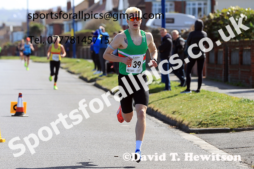 Senior mens Northern 12 Stage Road Relay, 2025 Northern 12 and 6 Stage Road Relays and Junior 5k, Redcar. Photo: David T. Hewitson/Sports for All Pics